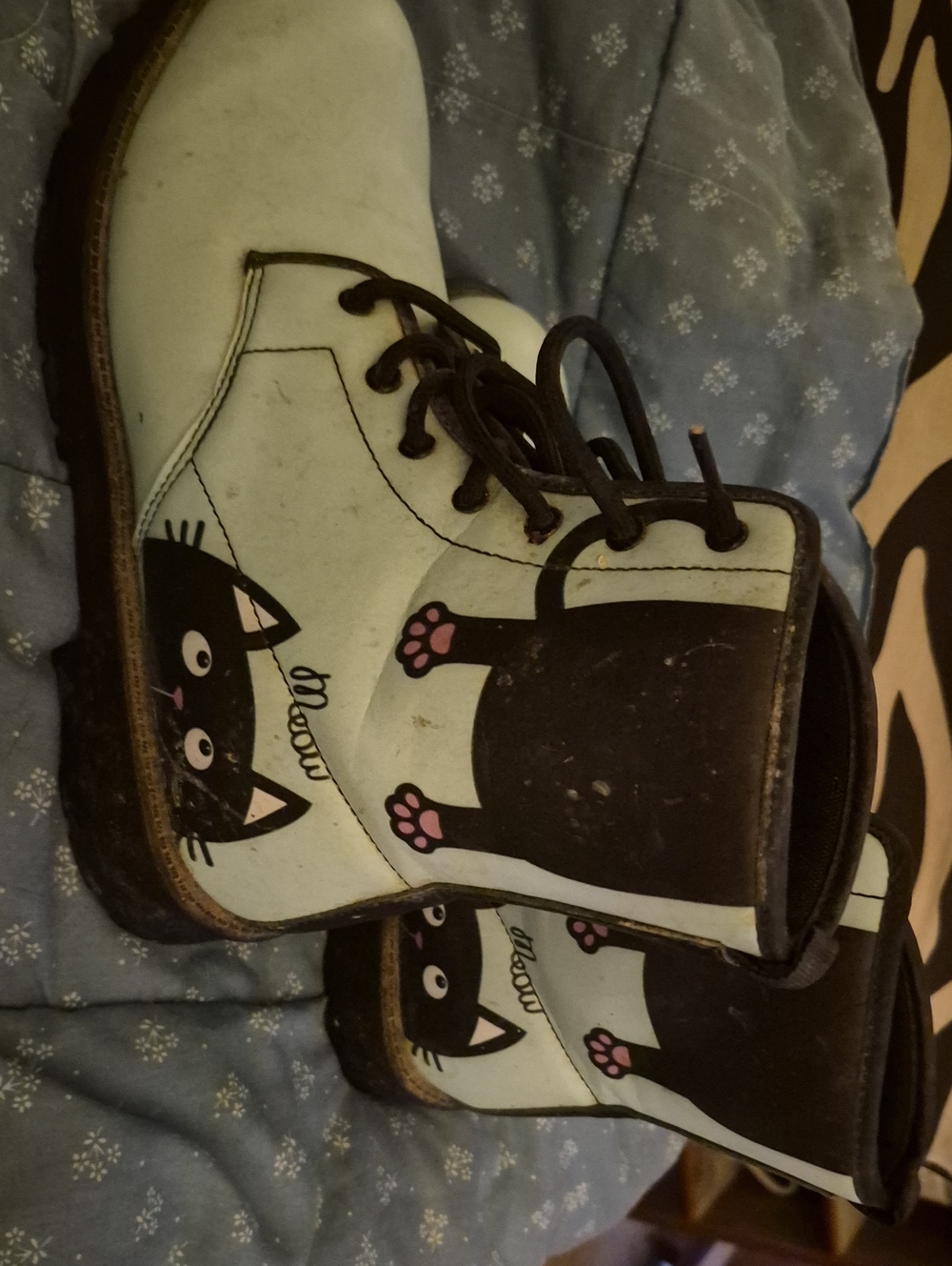 Source Unknown White Boots with Black Cat Design and Pink Accents